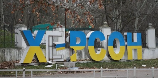"Я показував: дивись, овочі", - чоловік розповів про пережите полювання дрона у Херсоні "Я показував: дивись, овочі", - чоловік розповів про пережите полювання дрона у Херсоні